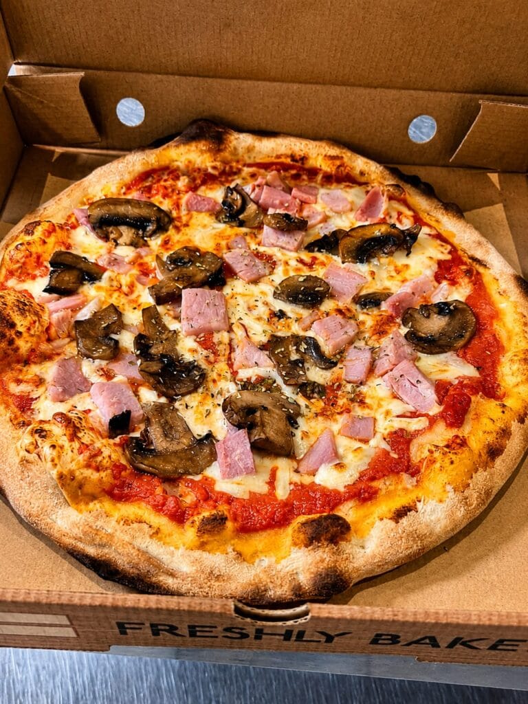 Pizza Ham and Mushroom